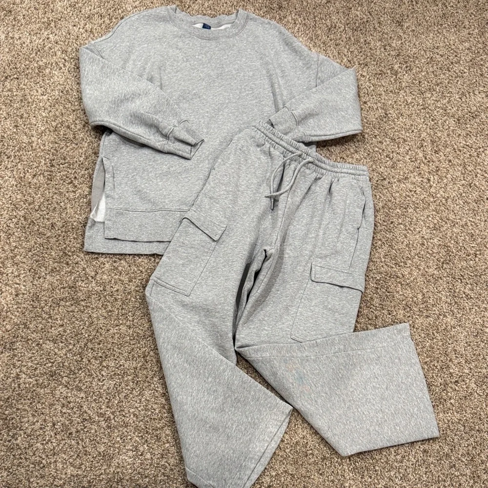 Old Navy Gray Sweatshirt and Joggers Set - Picture 1 of 9